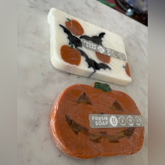 Basin Bath Soap - Two Halloween Bars Fully Sealed, Scented - Picture 3 of 3